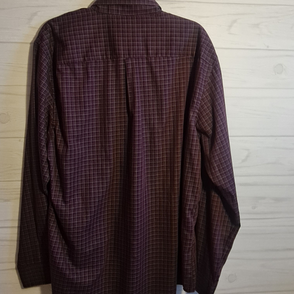 Van Heusen button down shirt - Picture 4 of 5